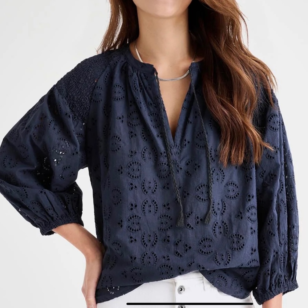 Splendid Taylor Eyelet Cotton Top.   Navy Size Small